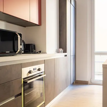 The Rent - Beautiful Two-bedroom Close To Cinque Giornate Square דירה מילאנו