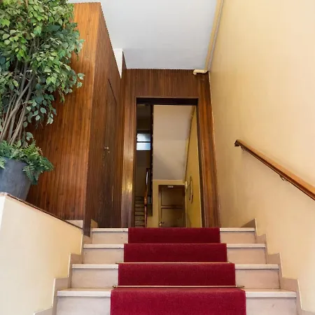 The Rent - Beautiful Two-bedroom Close To Cinque Giornate Square * מילאנו