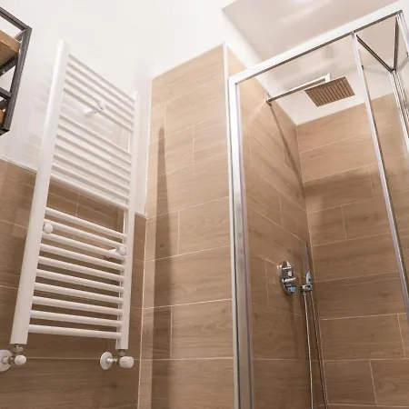 The Rent - Beautiful Two-bedroom Close To Cinque Giornate Square * מילאנו