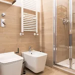 The Rent - Beautiful Two-bedroom Close To Cinque Giornate Square Lägenhet *